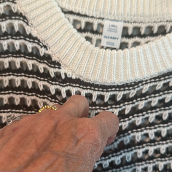 New with tags size large tall, knitted pullover sweater - Picture 2 of 9